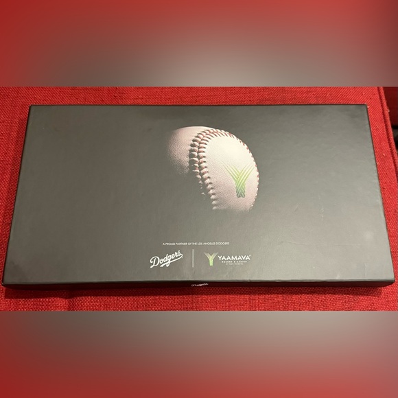 * New Los Angeles Dodgers & Yaamava Casino License Plate Frame - Picture 2 of 2